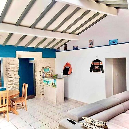 Charmante Maison Atypique En Village Saint-Colombin Esterno foto