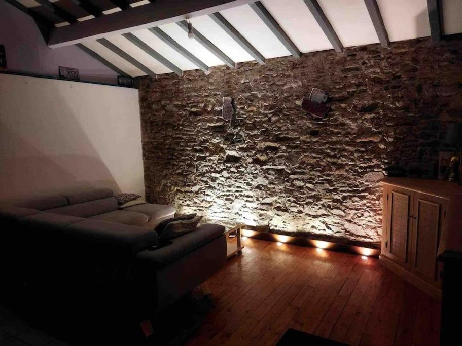 Charmante Maison Atypique En Village Saint-Colombin Esterno foto